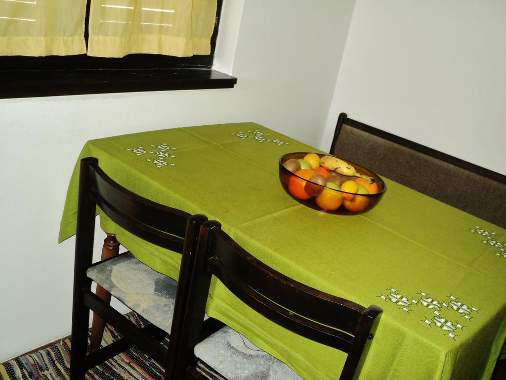 Apartments Nevenka Krk Town Exterior foto